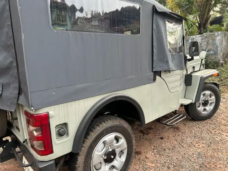 Mahindra Jeep 4x4 CLASSIC