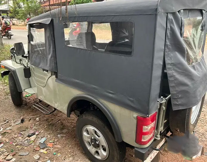 Mahindra Jeep 4x4 CLASSIC